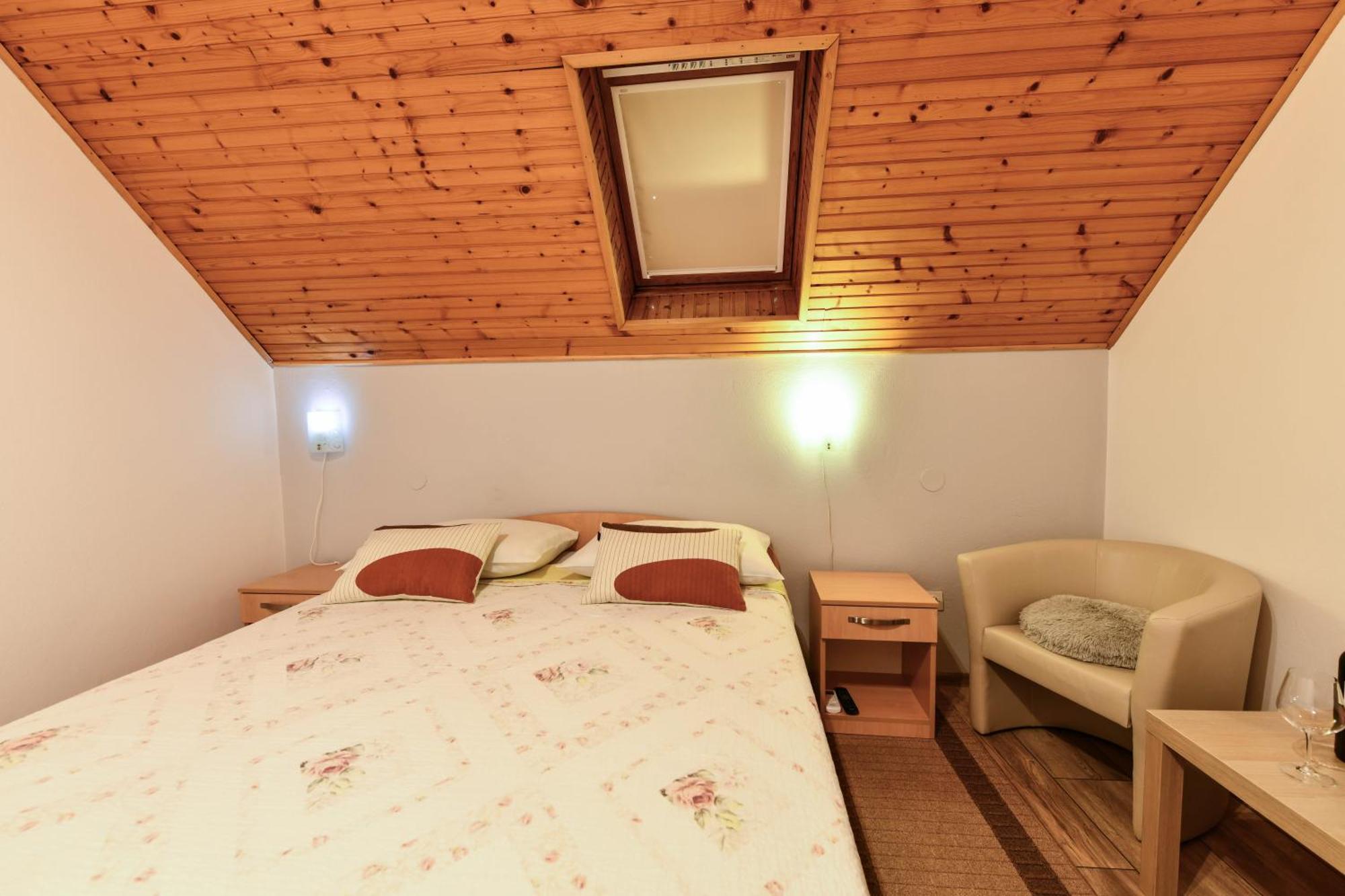 Apartment & Rooms Luketic Rastovača Extérieur photo